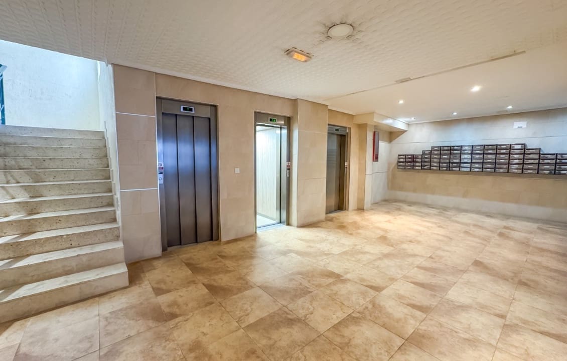 4 bedroom Apartment for rent in Santa Pola - € 800 (Ref: 9489964)