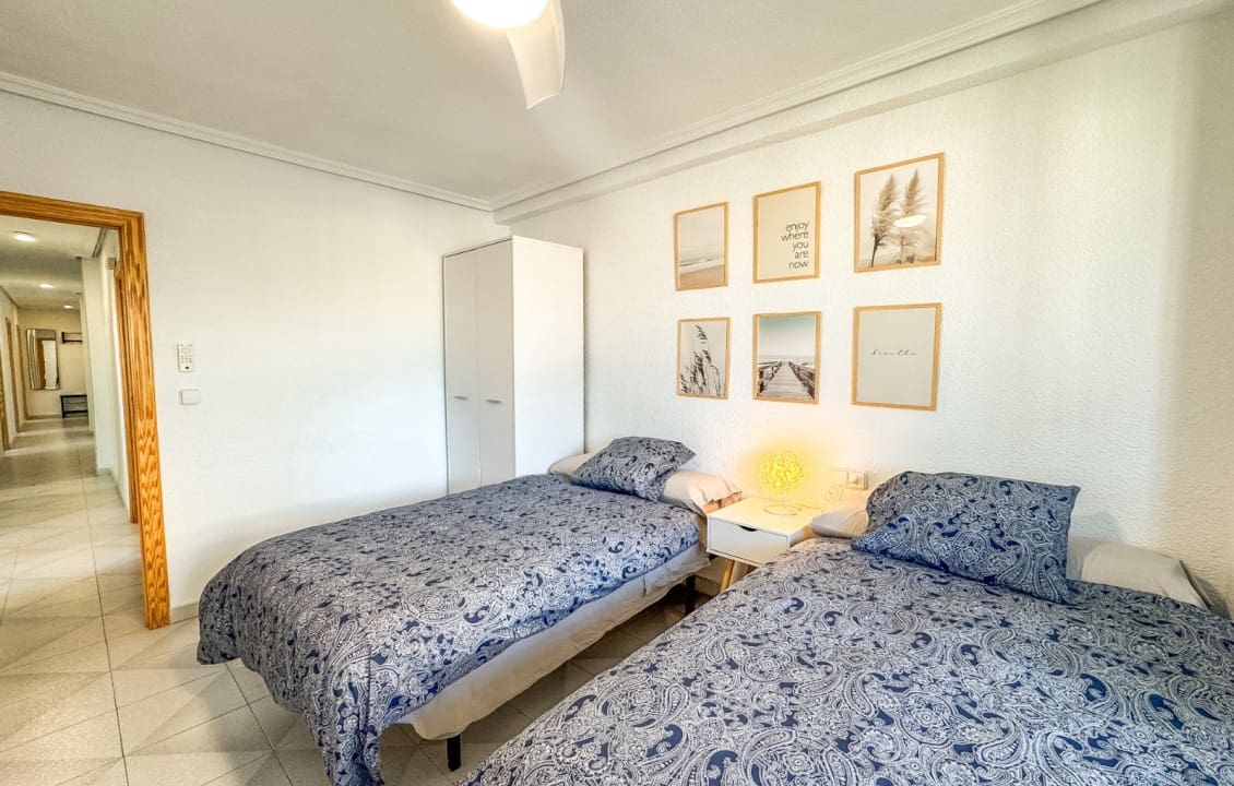 4 bedroom Apartment for rent in Santa Pola - € 800 (Ref: 9489964)