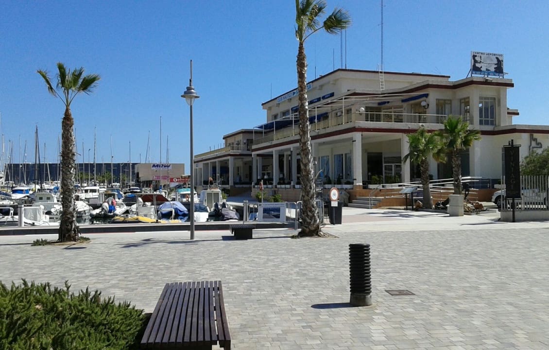 4 bedroom Apartment for rent in Santa Pola - € 800 (Ref: 9489964)