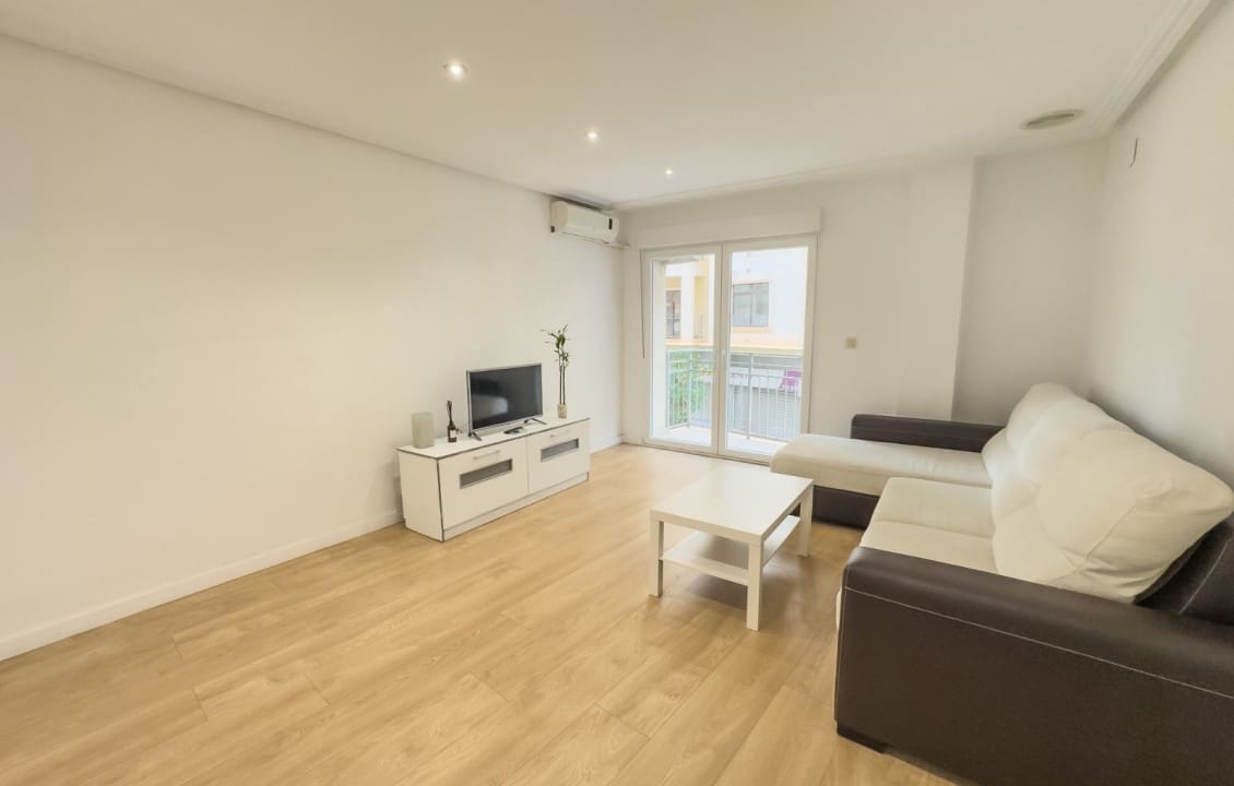 3 makuuhuone Huoneisto vuokrattavana paikassa Elche / Elx - 850 € (Ref: 9521415)