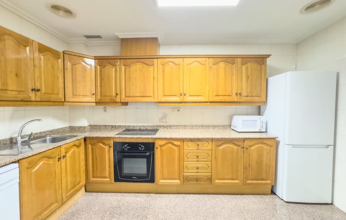 3 makuuhuone Huoneisto vuokrattavana paikassa Elche / Elx - 850 € (Ref: 9521415)