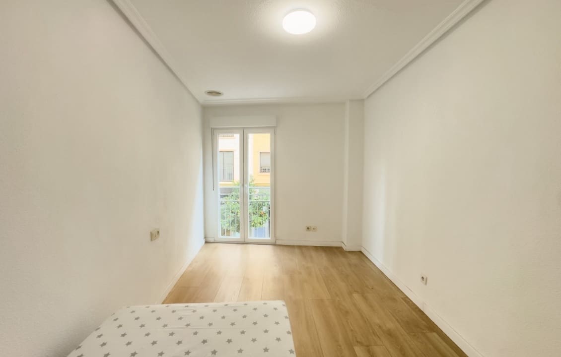 3 makuuhuone Huoneisto vuokrattavana paikassa Elche / Elx - 850 € (Ref: 9521415)
