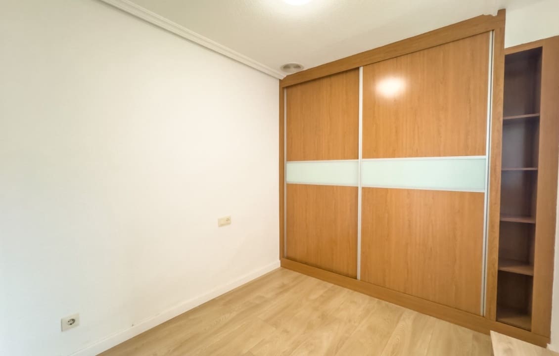 3 makuuhuone Huoneisto vuokrattavana paikassa Elche / Elx - 850 € (Ref: 9521415)