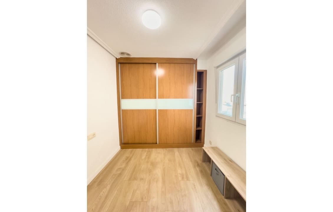 3 makuuhuone Huoneisto vuokrattavana paikassa Elche / Elx - 850 € (Ref: 9521415)