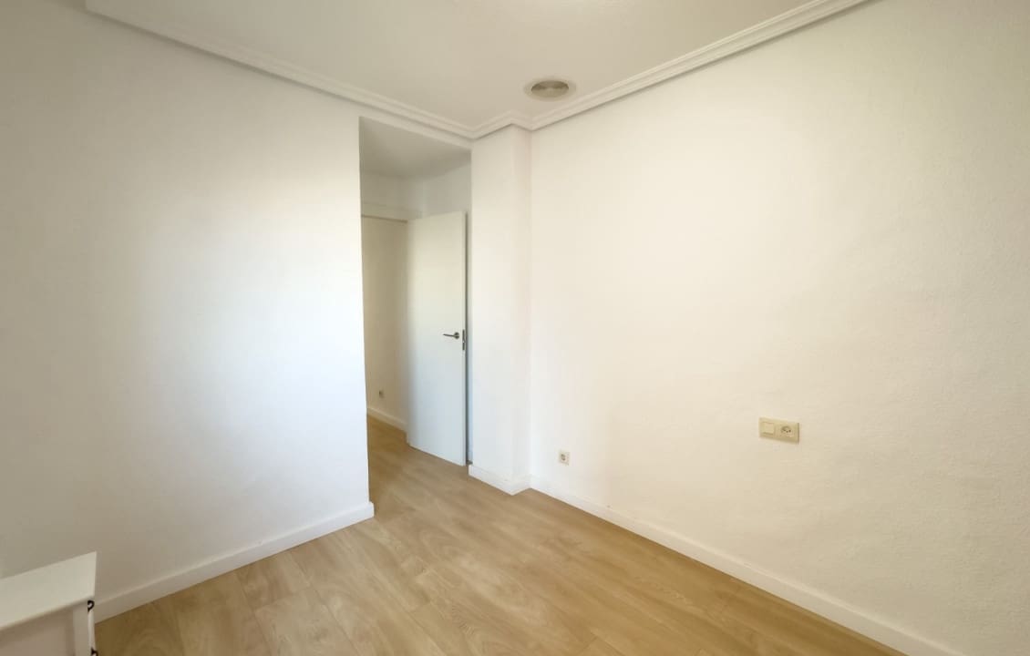 3 makuuhuone Huoneisto vuokrattavana paikassa Elche / Elx - 850 € (Ref: 9521415)