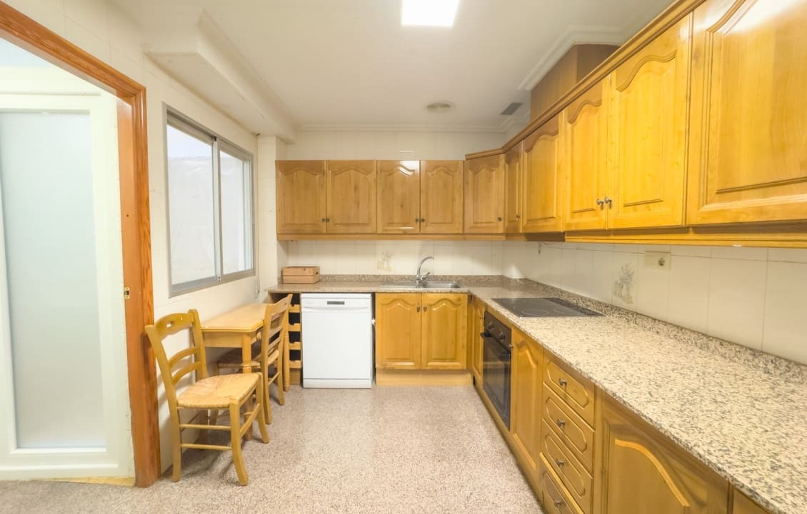 3 makuuhuone Huoneisto vuokrattavana paikassa Elche / Elx - 850 € (Ref: 9521415)