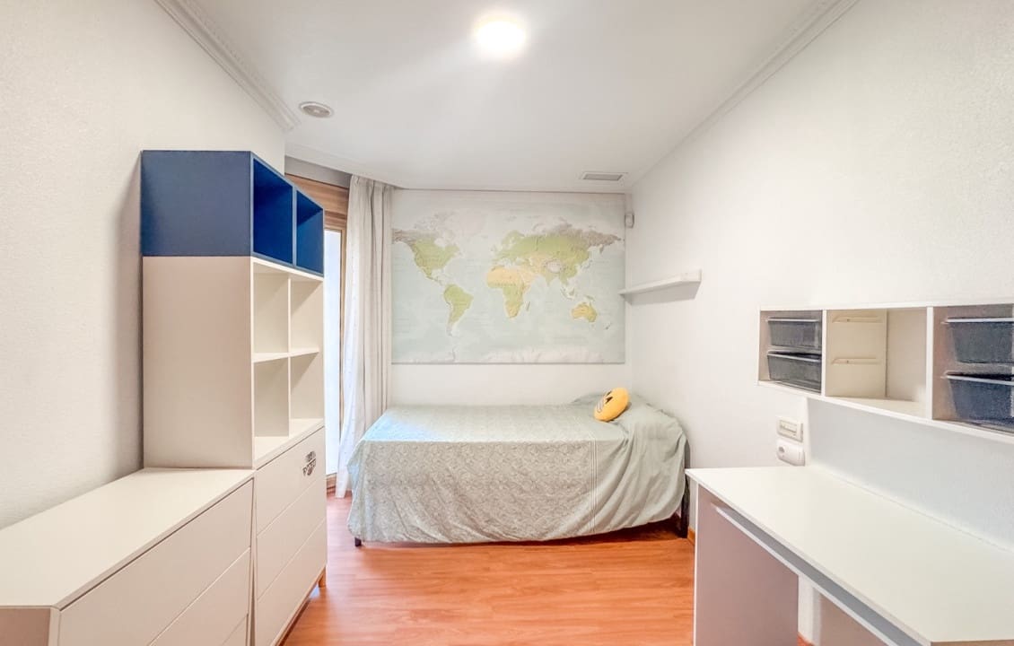 3 quarto Apartamento para arrendar em Elche / Elx - 950 € (Ref: 9523796)