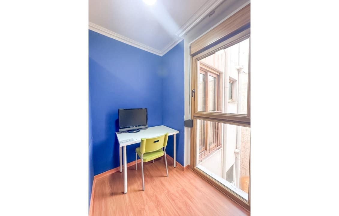 3 quarto Apartamento para arrendar em Elche / Elx - 950 € (Ref: 9523796)