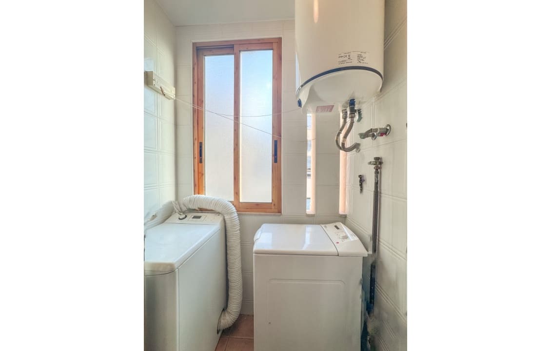 3 quarto Apartamento para arrendar em Elche / Elx - 950 € (Ref: 9523796)