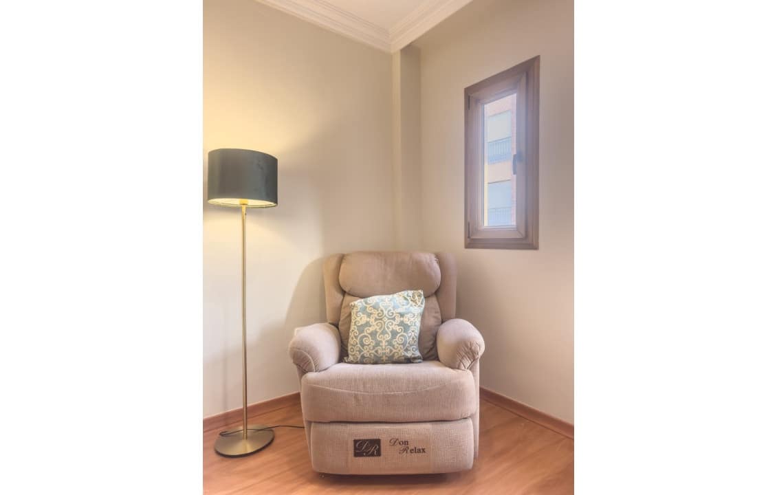 3 quarto Apartamento para arrendar em Elche / Elx - 950 € (Ref: 9523796)