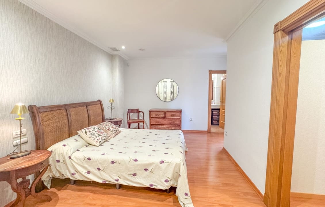 3 quarto Apartamento para arrendar em Elche / Elx - 950 € (Ref: 9523796)