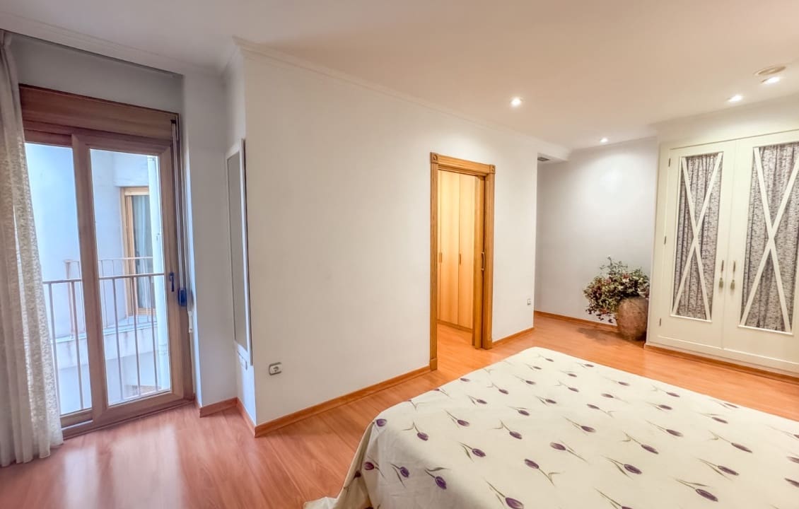 3 quarto Apartamento para arrendar em Elche / Elx - 950 € (Ref: 9523796)