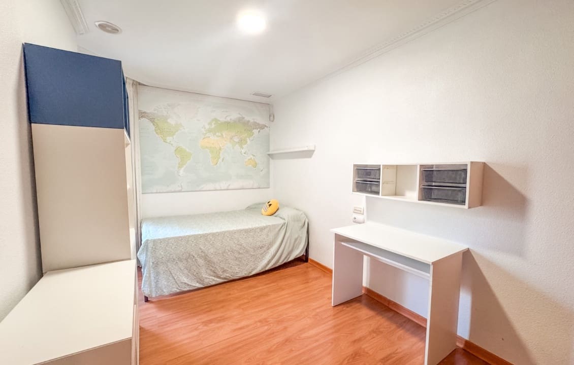 3 quarto Apartamento para arrendar em Elche / Elx - 950 € (Ref: 9523796)