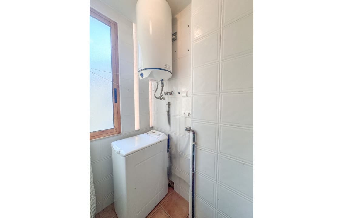 3 quarto Apartamento para arrendar em Elche / Elx - 950 € (Ref: 9523796)