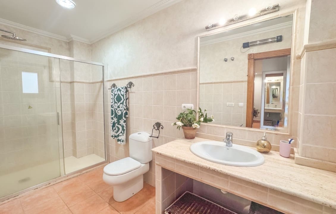 3 quarto Apartamento para arrendar em Elche / Elx - 950 € (Ref: 9523796)