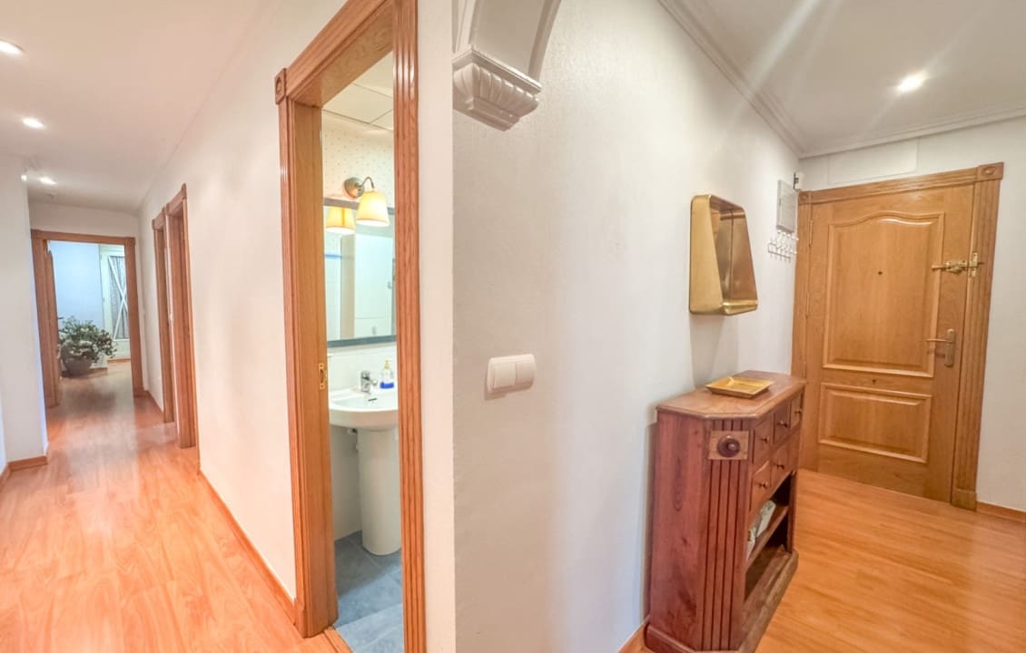 3 quarto Apartamento para arrendar em Elche / Elx - 950 € (Ref: 9523796)