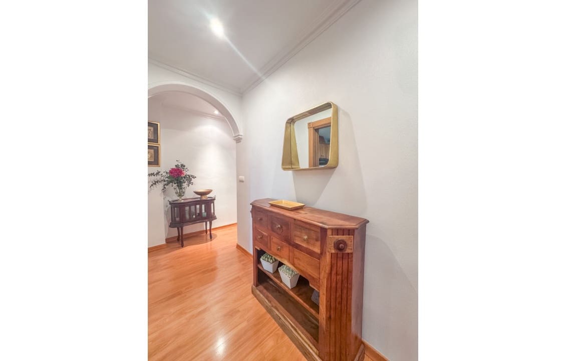 3 quarto Apartamento para arrendar em Elche / Elx - 950 € (Ref: 9523796)