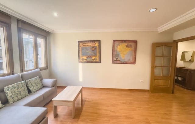 3 quarto Apartamento para arrendar em Centro, Elche / Elx - 950 € (Ref: 9523796)