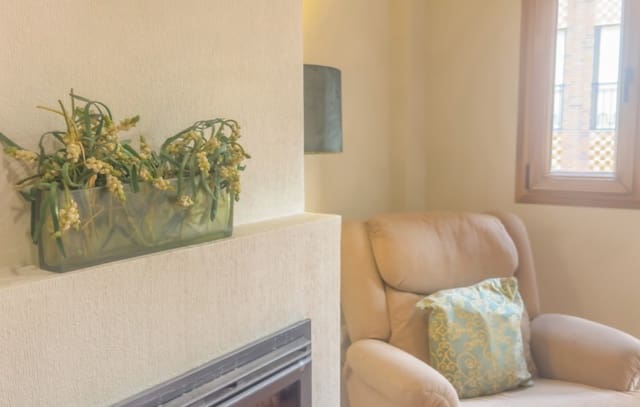 3 quarto Apartamento para arrendar em Centro, Elche / Elx - 950 € (Ref: 9523796)