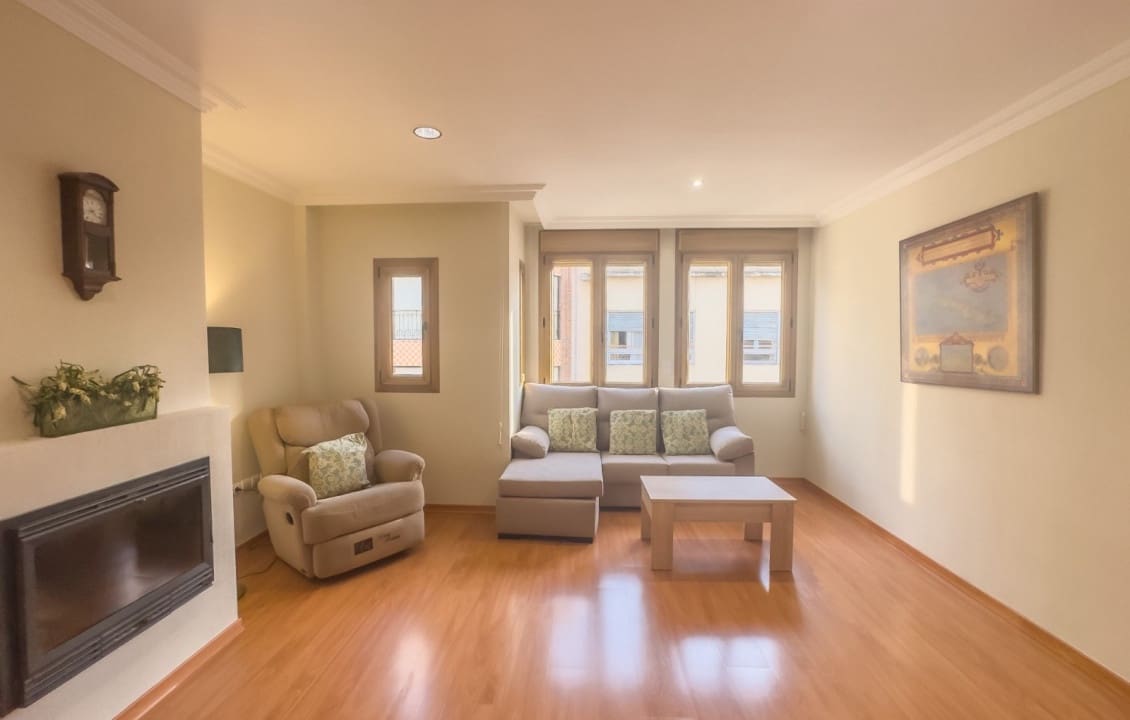 3 quarto Apartamento para arrendar em Elche / Elx - 950 € (Ref: 9523796)