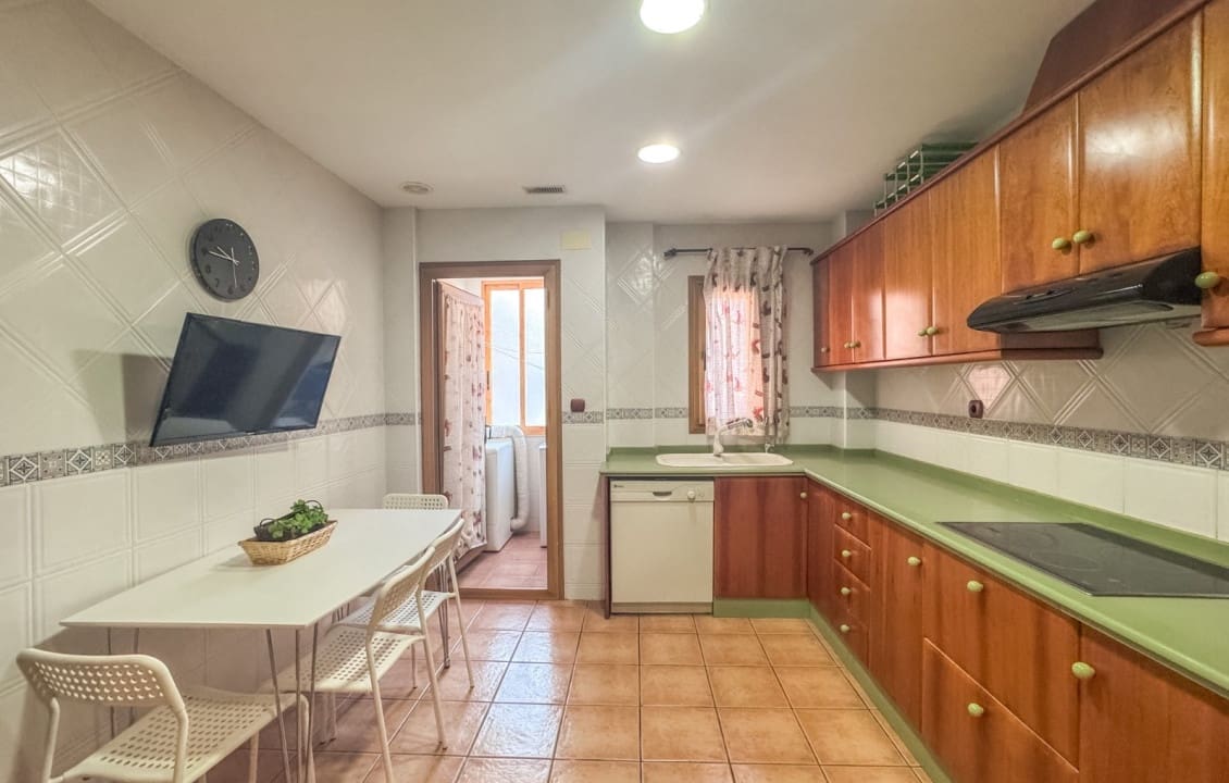 3 quarto Apartamento para arrendar em Elche / Elx - 950 € (Ref: 9523796)