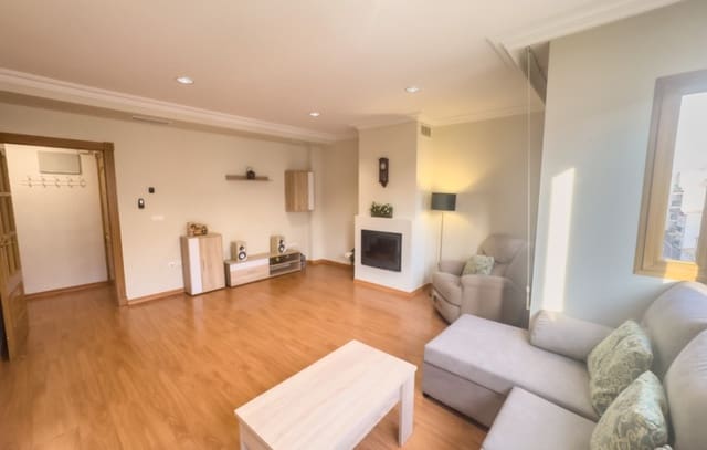 3 quarto Apartamento para arrendar em Centro, Elche / Elx - 950 € (Ref: 9523796)