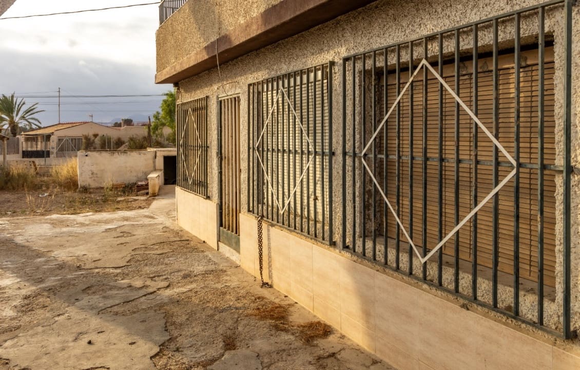 3 chambre Villa/Maison à vendre à Elche / Elx avec piscine - 128 000 € (Ref: 9524828)