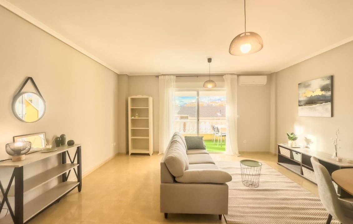 2 Zimmer Apartment zu vermieten in Daya Nueva mit Pool - 680 € (Ref: 9579170)
