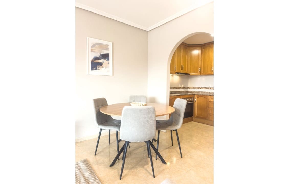 2 Zimmer Apartment zu vermieten in Daya Nueva mit Pool - 680 € (Ref: 9579170)