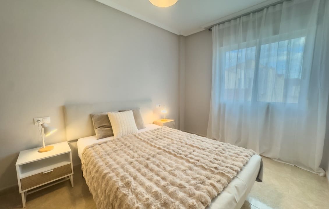 2 Zimmer Apartment zu vermieten in Daya Nueva mit Pool - 680 € (Ref: 9579170)