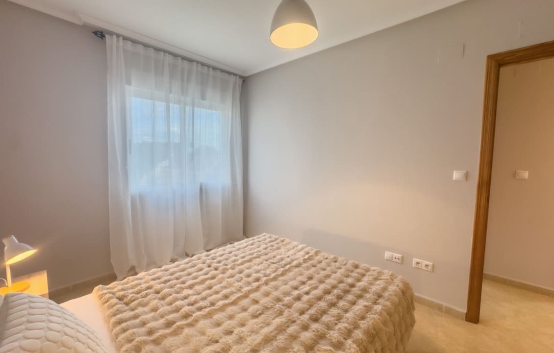 2 Zimmer Apartment zu vermieten in Daya Nueva mit Pool - 680 € (Ref: 9579170)