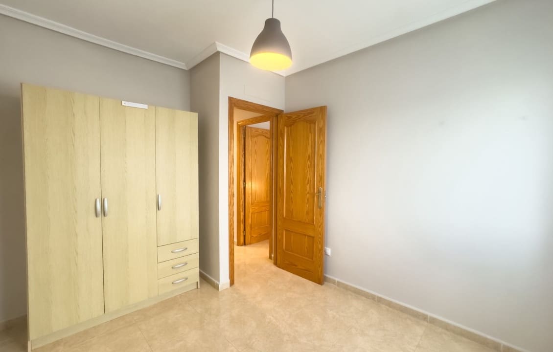 2 Zimmer Apartment zu vermieten in Daya Nueva mit Pool - 680 € (Ref: 9579170)