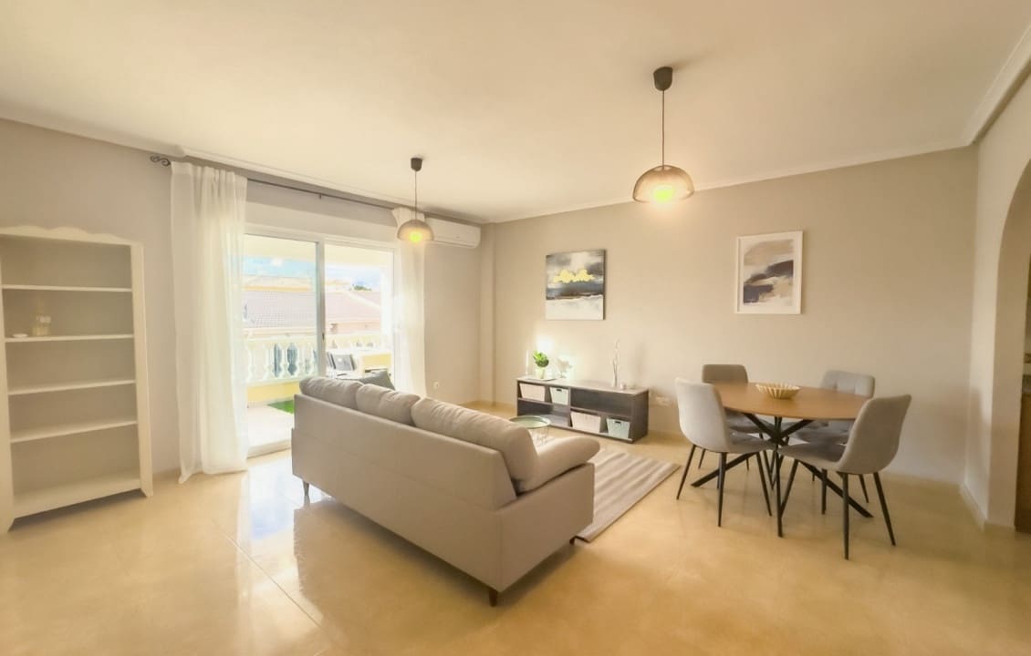 2 Zimmer Apartment zu vermieten in Daya Nueva mit Pool - 680 € (Ref: 9579170)