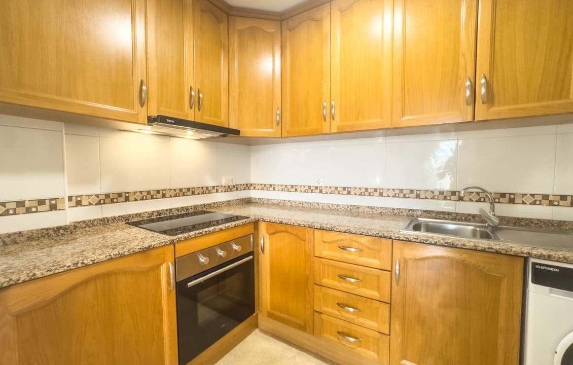 2 Zimmer Apartment zu vermieten in Daya Nueva mit Pool - 680 € (Ref: 9579170)