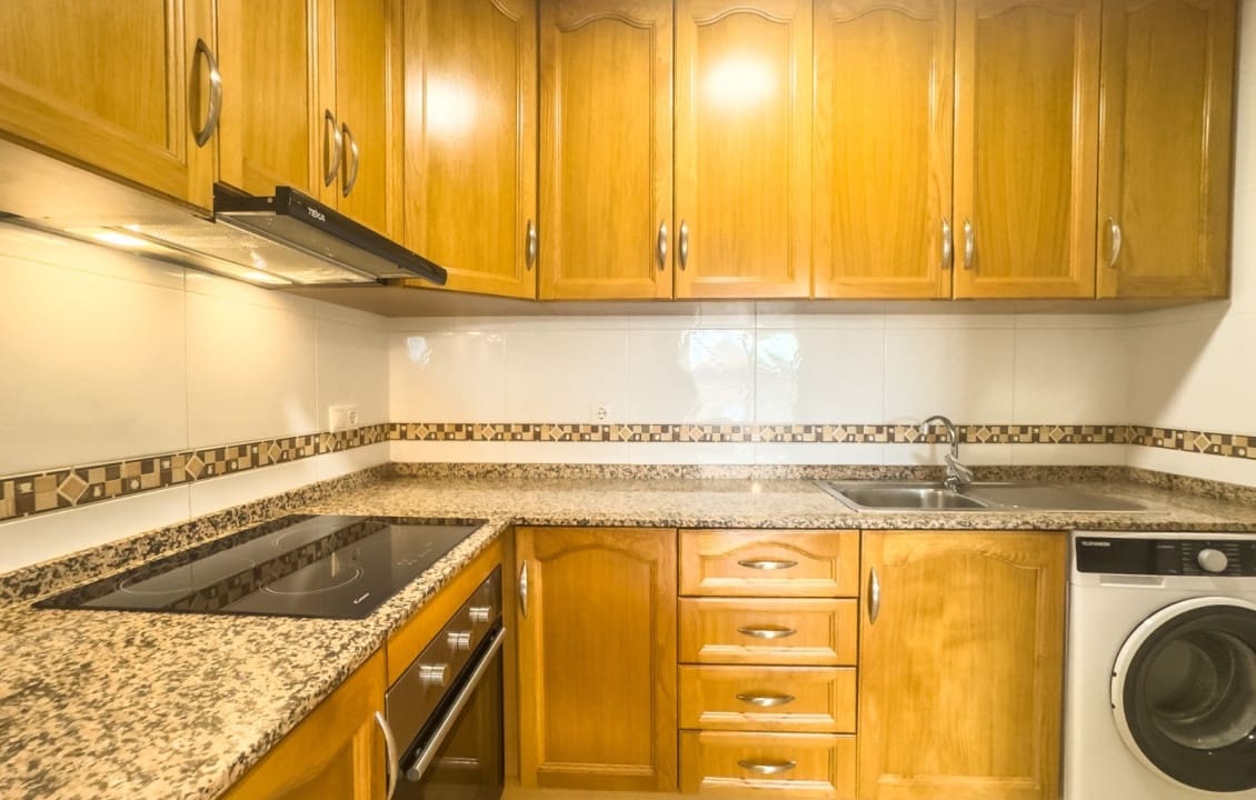 2 Zimmer Apartment zu vermieten in Daya Nueva mit Pool - 680 € (Ref: 9579170)