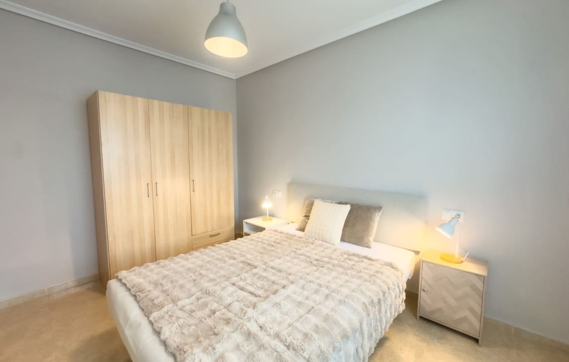 2 Zimmer Apartment zu vermieten in Daya Nueva mit Pool - 680 € (Ref: 9579170)