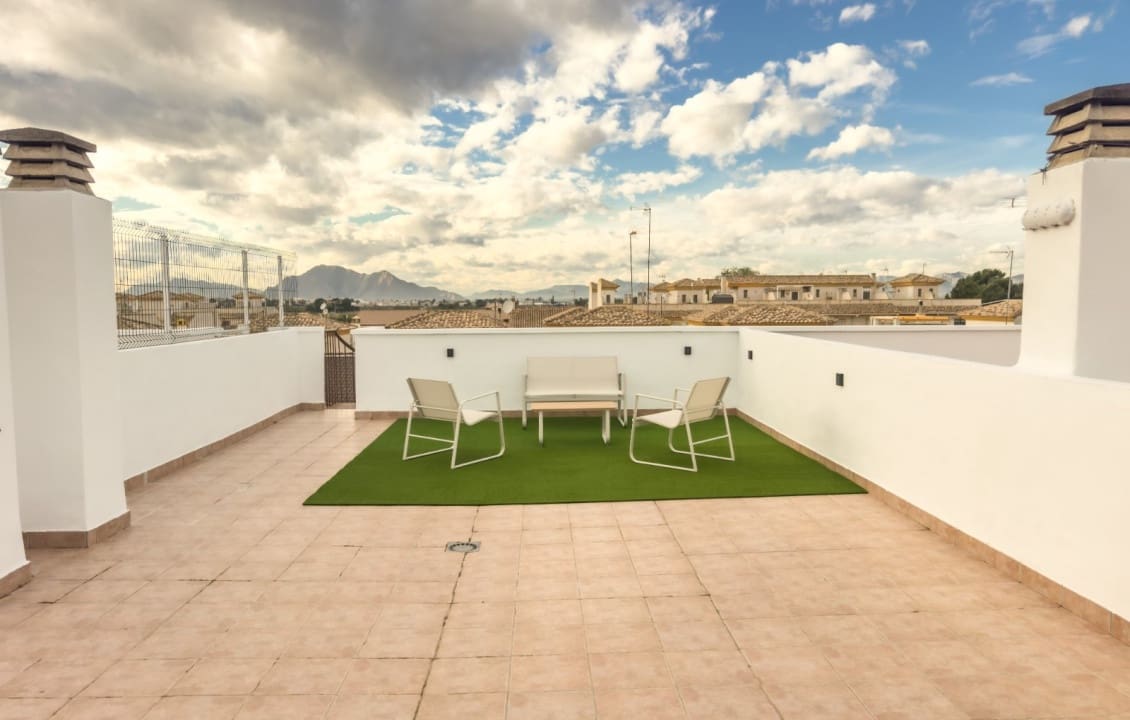 2 Zimmer Apartment zu vermieten in Daya Nueva mit Pool - 680 € (Ref: 9579170)