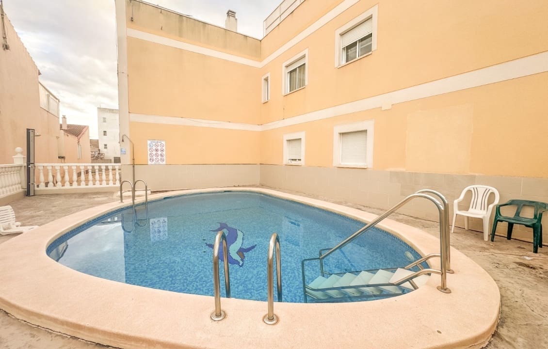 2 Zimmer Apartment zu vermieten in Daya Nueva mit Pool - 680 € (Ref: 9579170)
