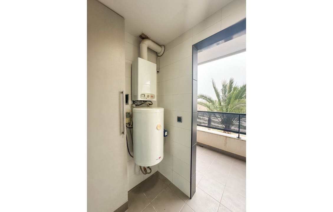 3 slaapkamer Appartement te huur in Elche / Elx met zwembad - € 1.300 (Ref: 9665530)