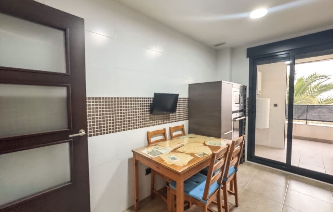 3 slaapkamer Appartement te huur in Elche / Elx met zwembad - € 1.300 (Ref: 9665530)