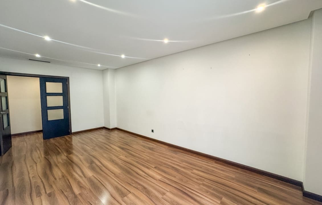 3 slaapkamer Appartement te huur in Elche / Elx met zwembad - € 1.300 (Ref: 9665530)