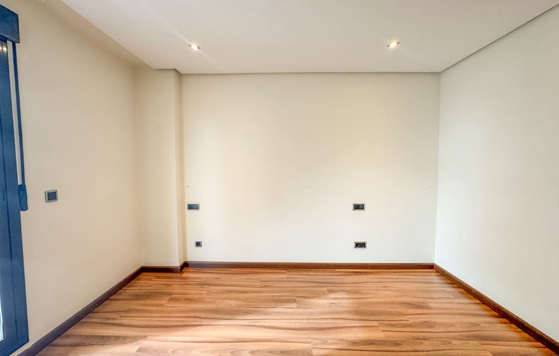 3 slaapkamer Appartement te huur in Elche / Elx met zwembad - € 1.300 (Ref: 9665530)