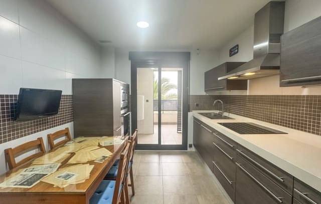 3 slaapkamer Appartement te huur in Nou Altabix, Elche / Elx met zwembad - € 1.300 (Ref: 9665530)