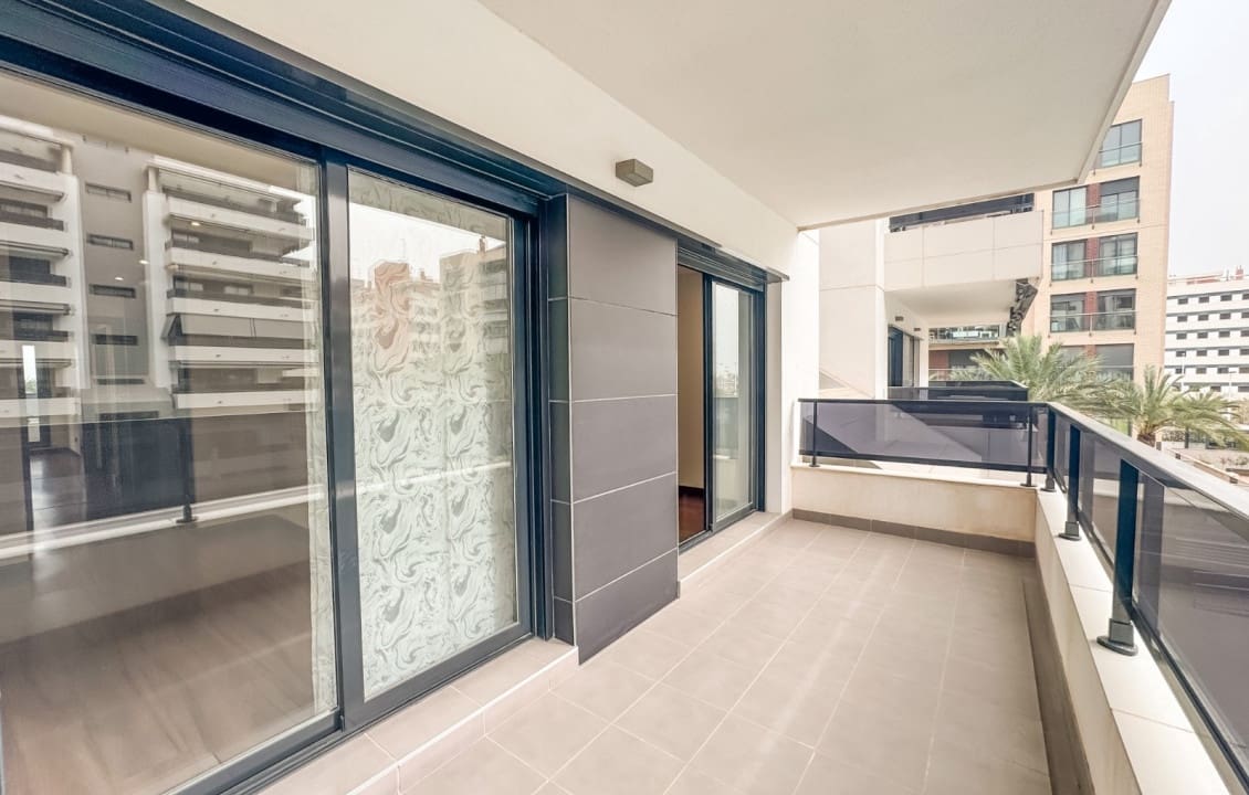 3 slaapkamer Appartement te huur in Elche / Elx met zwembad - € 1.300 (Ref: 9665530)