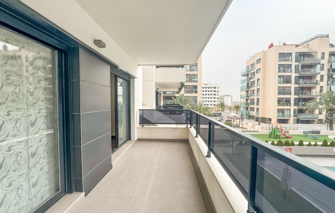 3 slaapkamer Appartement te huur in Elche / Elx met zwembad - € 1.300 (Ref: 9665530)