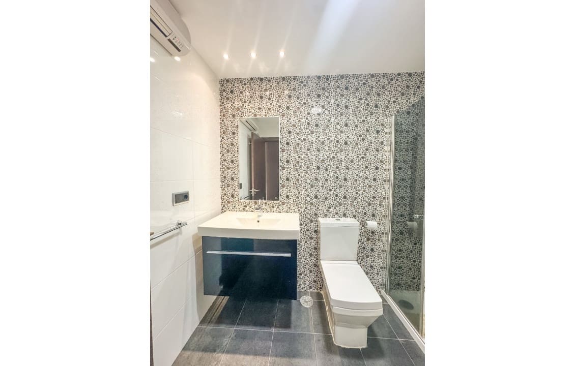 3 slaapkamer Appartement te huur in Elche / Elx met zwembad - € 1.300 (Ref: 9665530)