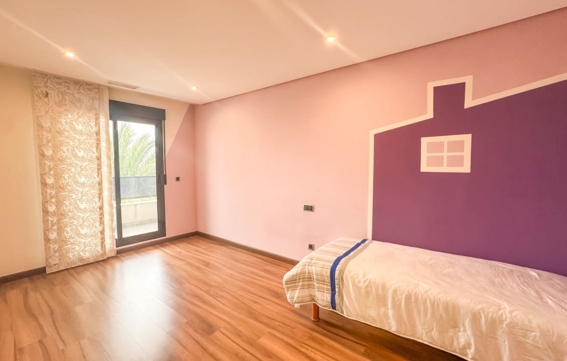 3 slaapkamer Appartement te huur in Elche / Elx met zwembad - € 1.300 (Ref: 9665530)