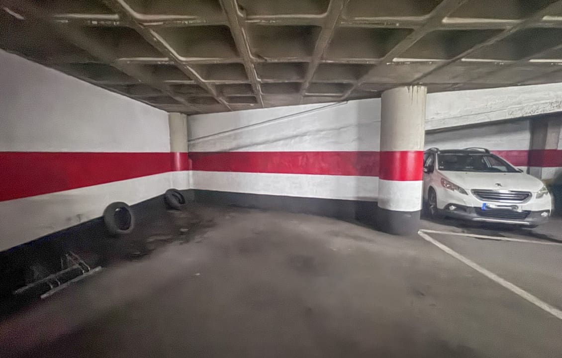 Garage te huur in Elche / Elx - € 130 (Ref: 9680568)