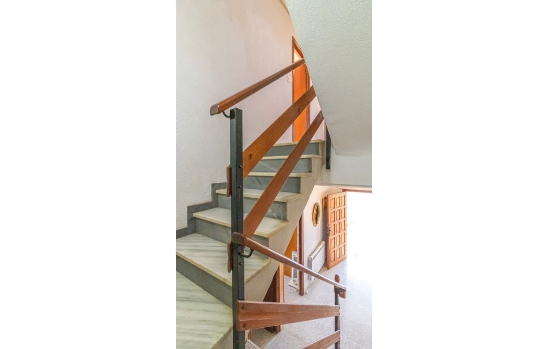 9 quarto Moradia para venda em Elche / Elx com piscina - 360 000 € (Ref: 9687245)