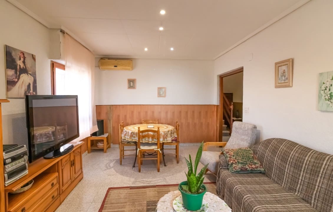 9 quarto Moradia para venda em Elche / Elx com piscina - 360 000 € (Ref: 9687245)